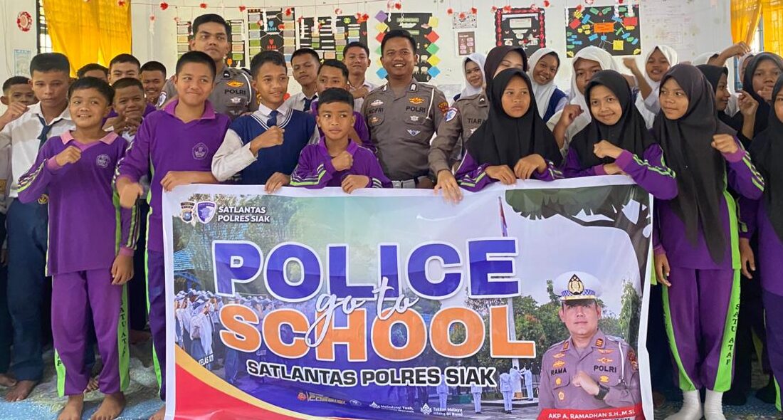 Police Go to School